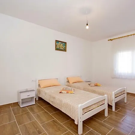 Josip Veliki Apartment *